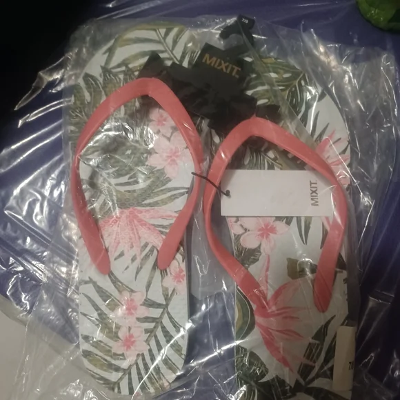 Flip flops - Picture 2 of 2